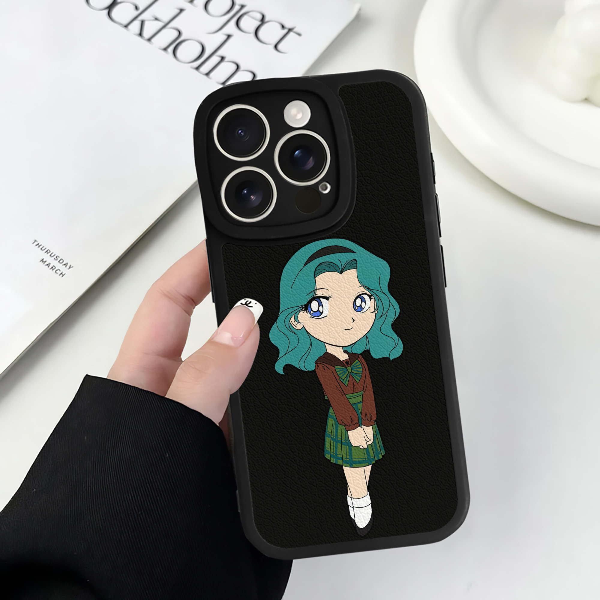 （画像用） 美少女戦士セーラームーン 海王 みちる（かいおう みちる） Sailor Moon Kaiou Michiru 【iPhone 16シリーズ対応】シリコンスマホケース（レザー調） 材質：シリコン